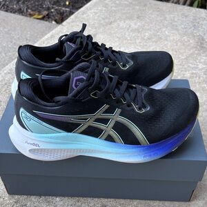 ASICS Gel Kayano 30 Women’s Size 7.5 Wide